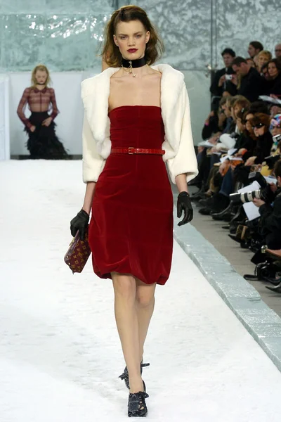 Look 49